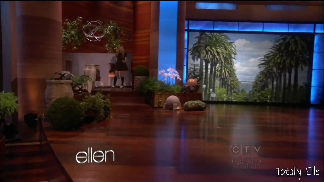 interviews_theellendegeneresshow2012Screencaps0034.jpg