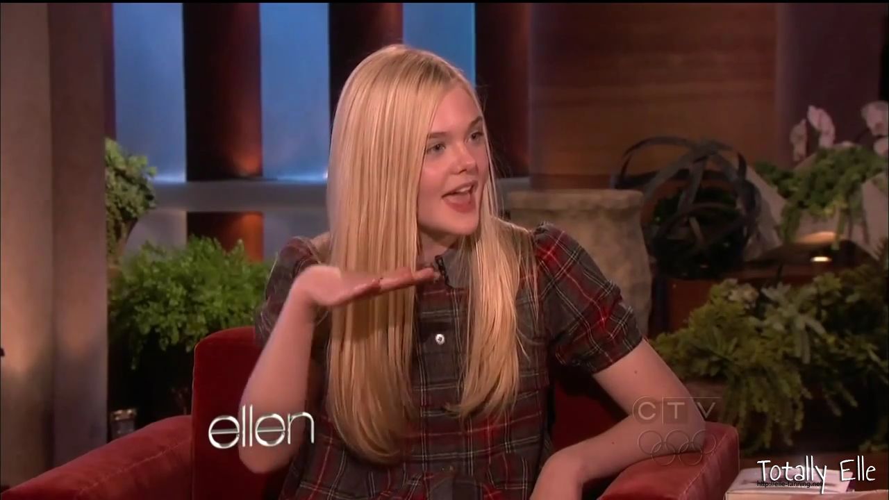 interviews_theellendegeneresshow2012Screencaps0120.jpg