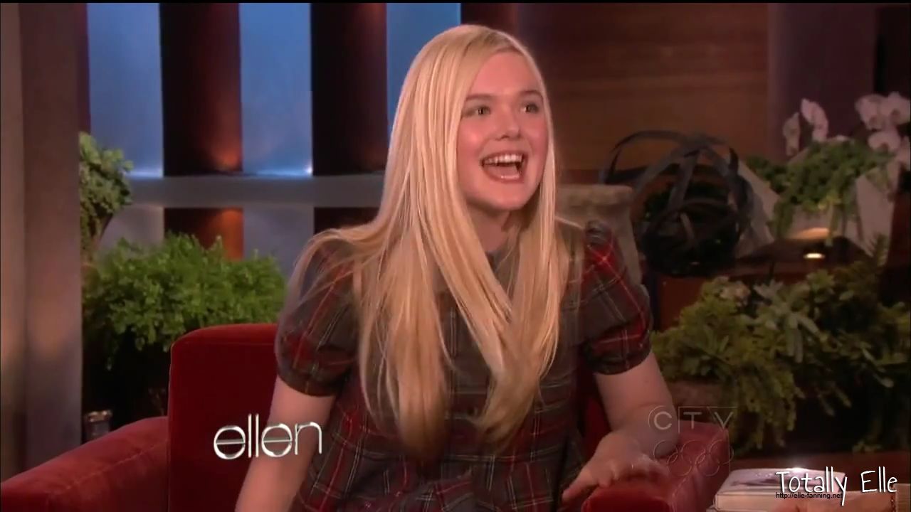 interviews_theellendegeneresshow2012Screencaps0252.jpg