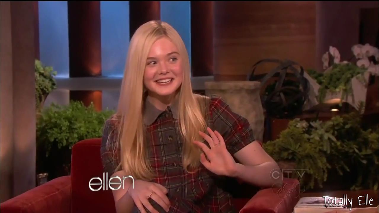 interviews_theellendegeneresshow2012Screencaps0339.jpg