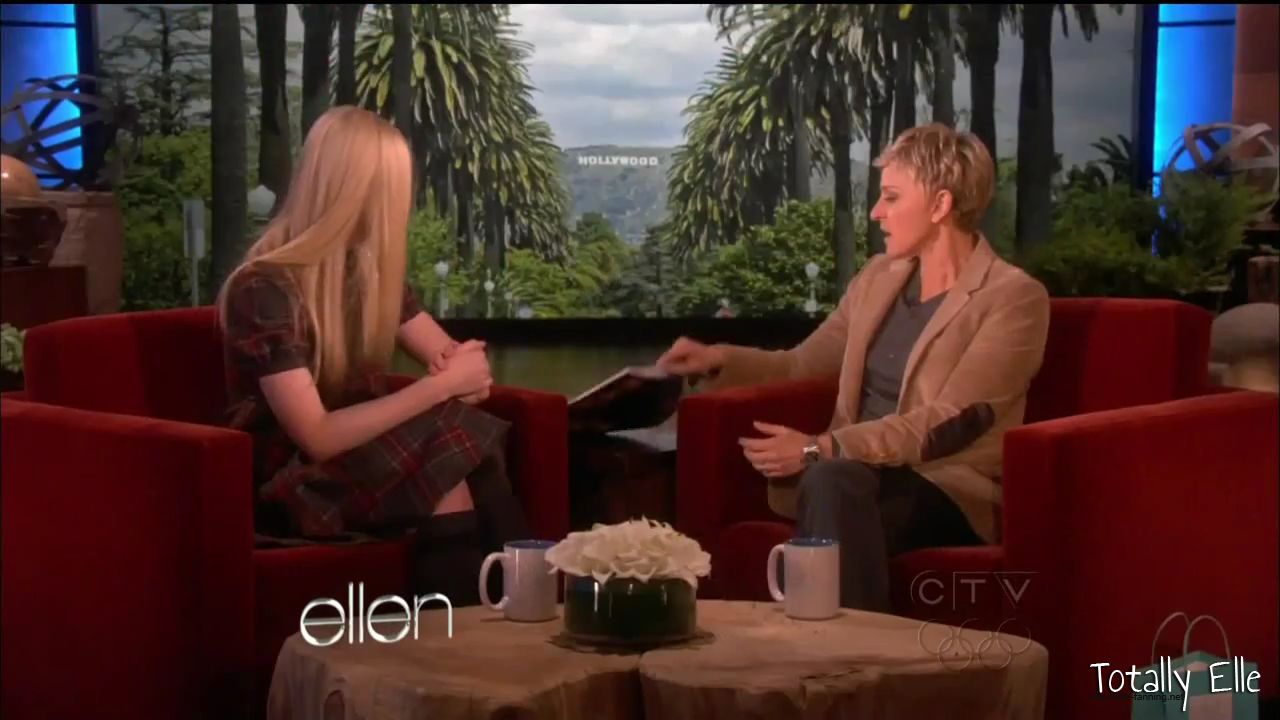 interviews_theellendegeneresshow2012Screencaps0344.jpg