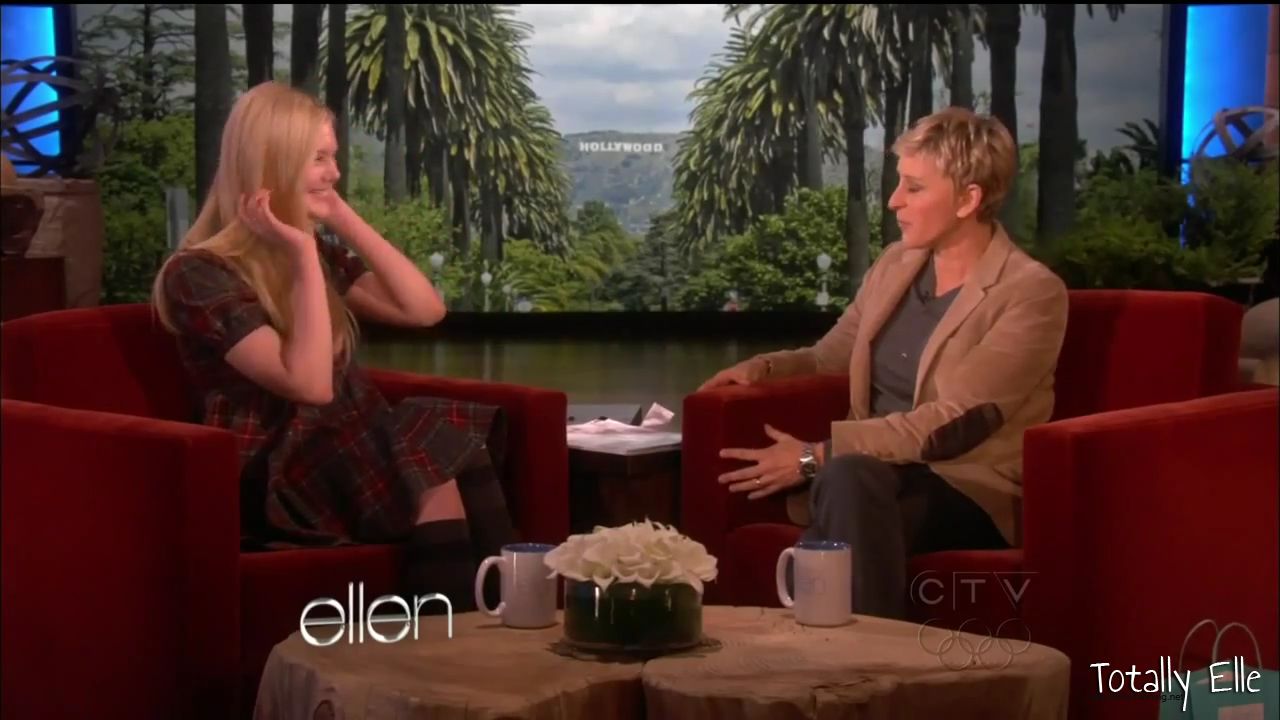 interviews_theellendegeneresshow2012Screencaps0401.jpg