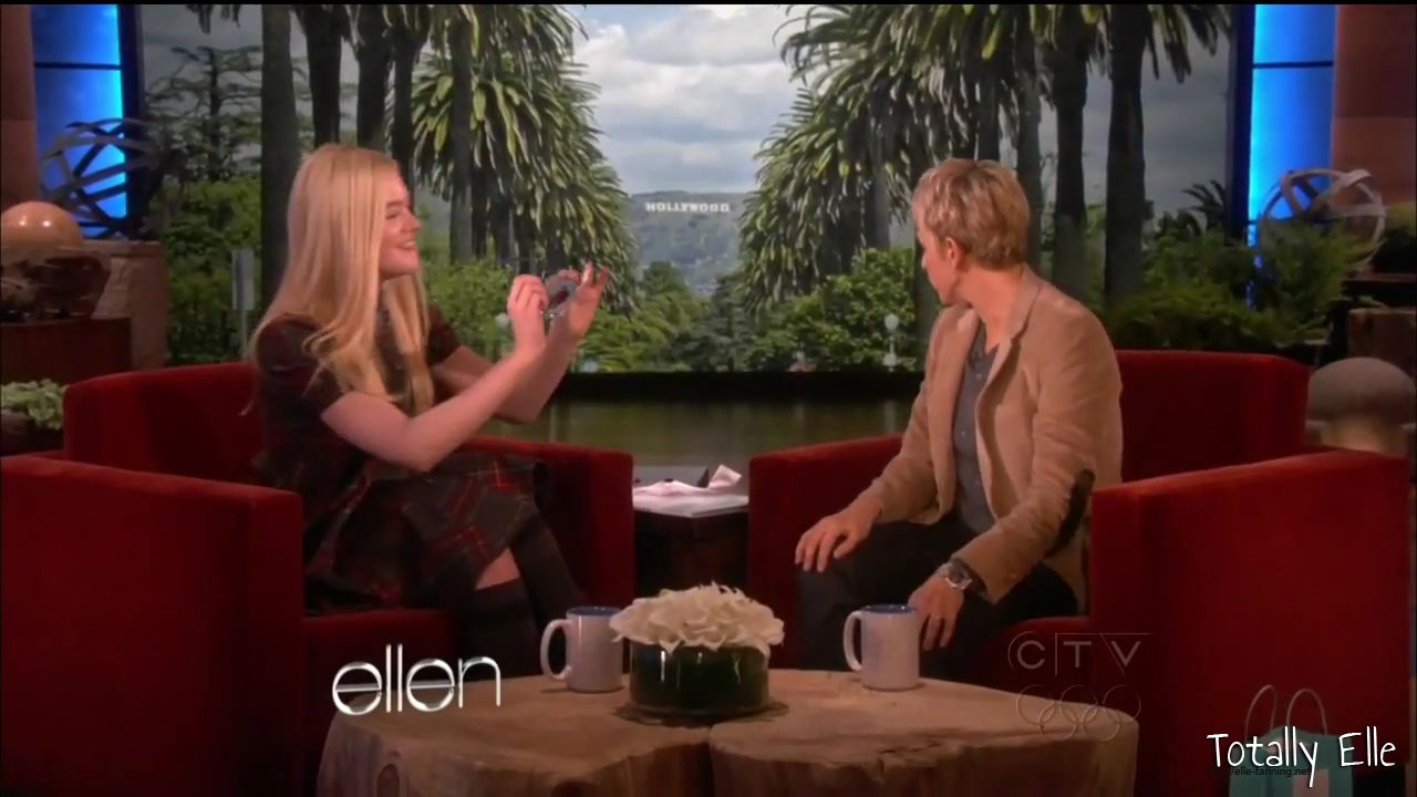 interviews_theellendegeneresshow2012Screencaps0571.jpg