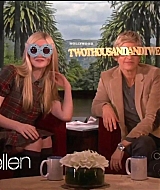 interviews_theellendegeneresshow2012Screencaps0602.jpg
