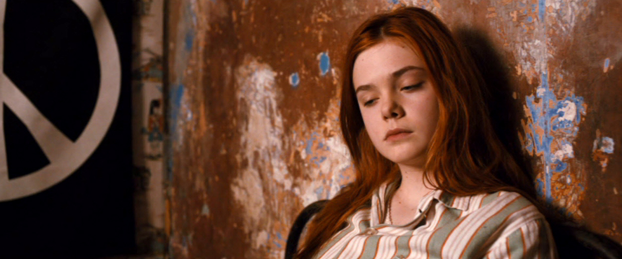 ellefanning_gingerrosa_3984.jpg