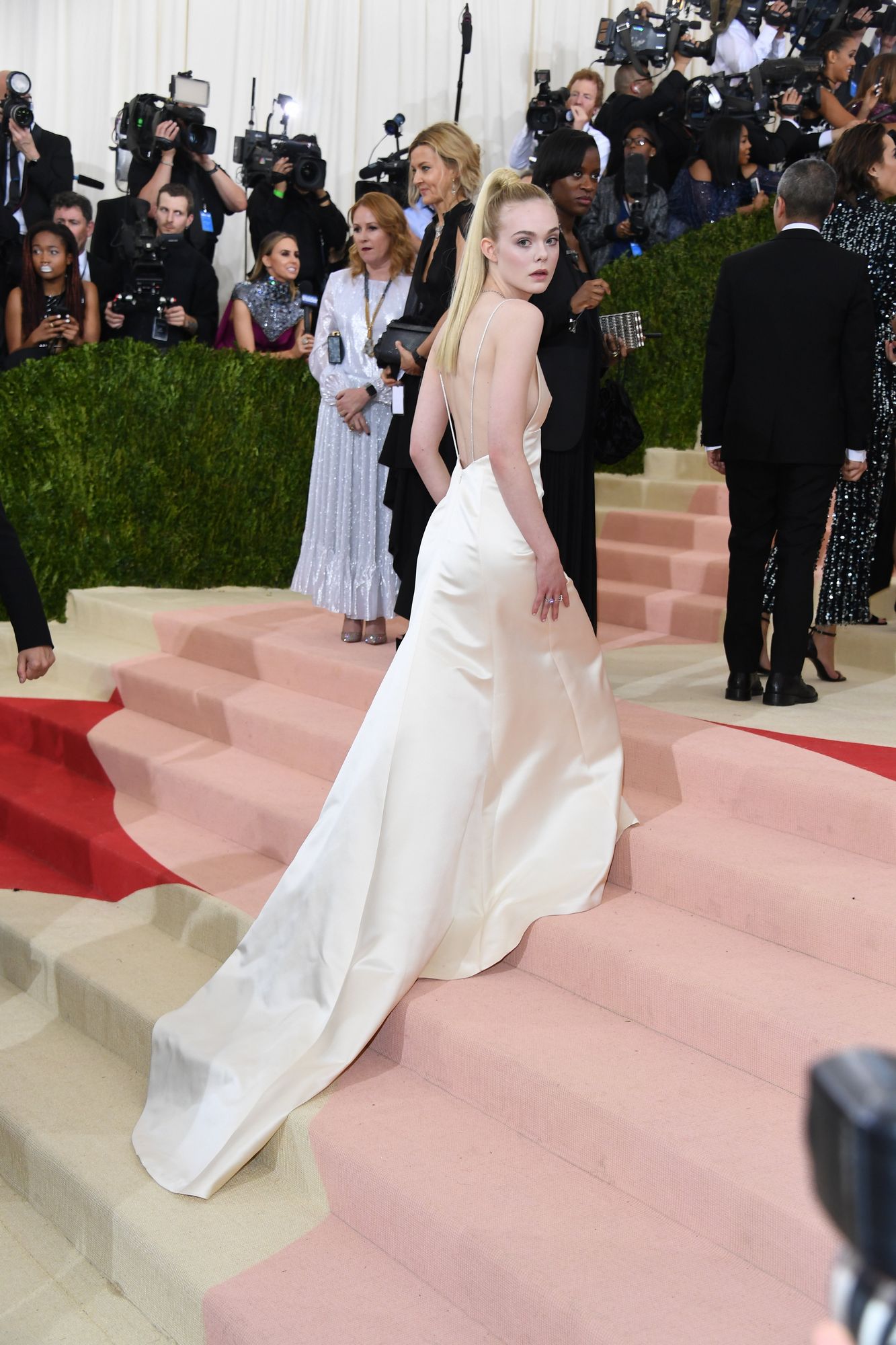 totally-elle-2016-cinemacon-met-gala-138.jpg