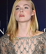 totally-elle-2016-neon-demon-uk-premiere-110.jpg