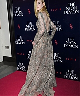 totally-elle-2016-neon-demon-uk-premiere-157.jpg