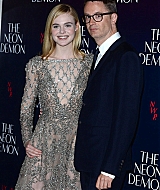 totally-elle-2016-neon-demon-uk-premiere-178.jpg