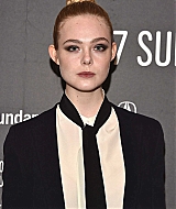 totally-elle-2017-sundance-sidneyhall-premiere-018.jpg