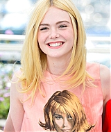 elle fanning, how to talk to girls at parties, photocall, cannes
