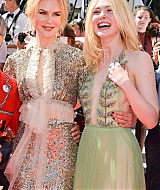 elle fanning, how to talk to girls at parties, premiere, cannes