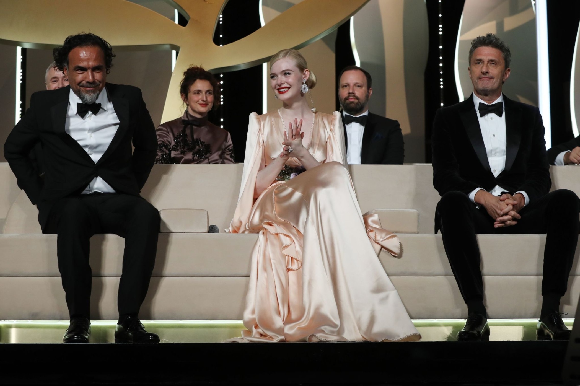 totally_elle_cannes_openingceremony_19_onstage__65.jpg