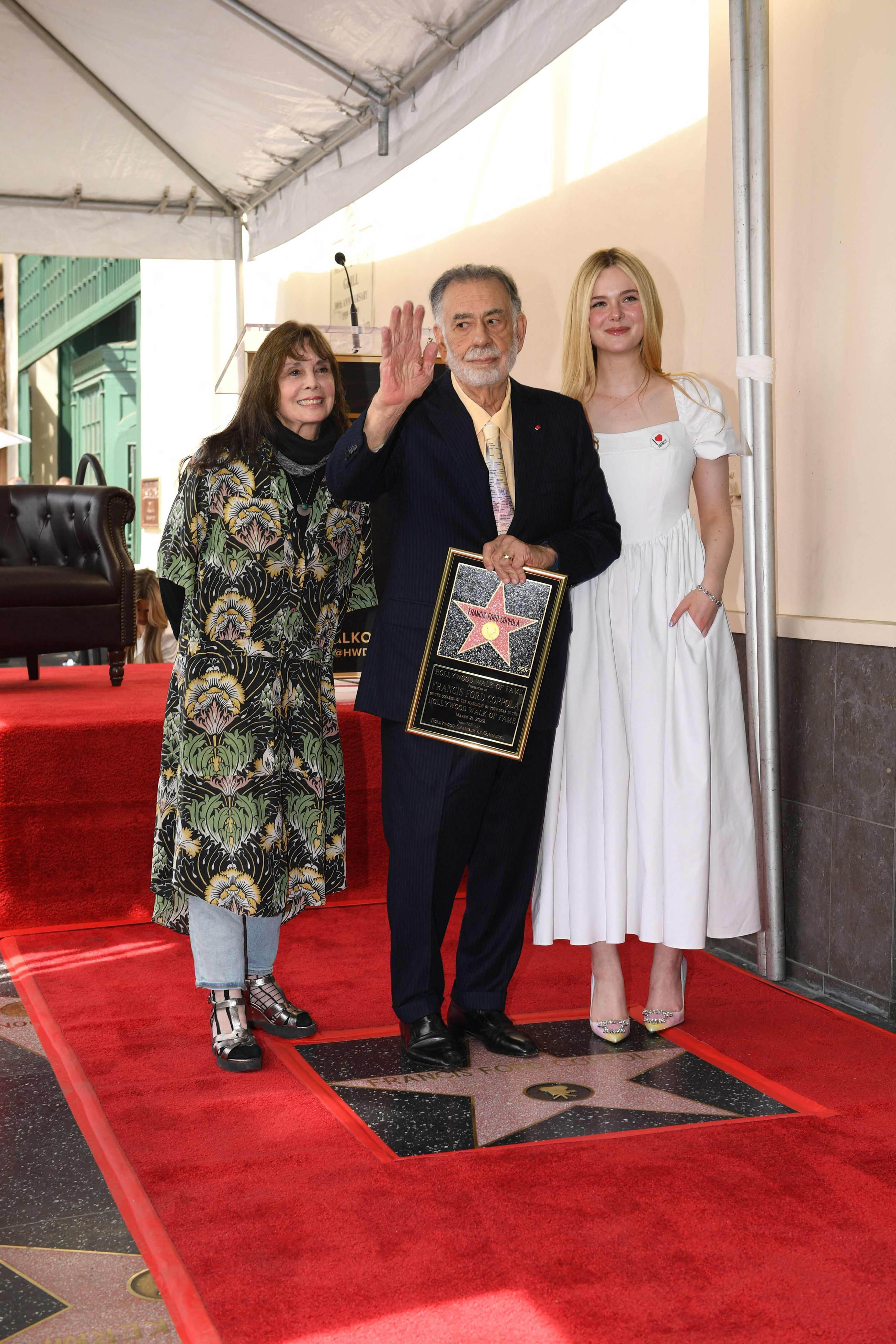 totallyelle-hollywoodwalkoffamestarceremony-007.png