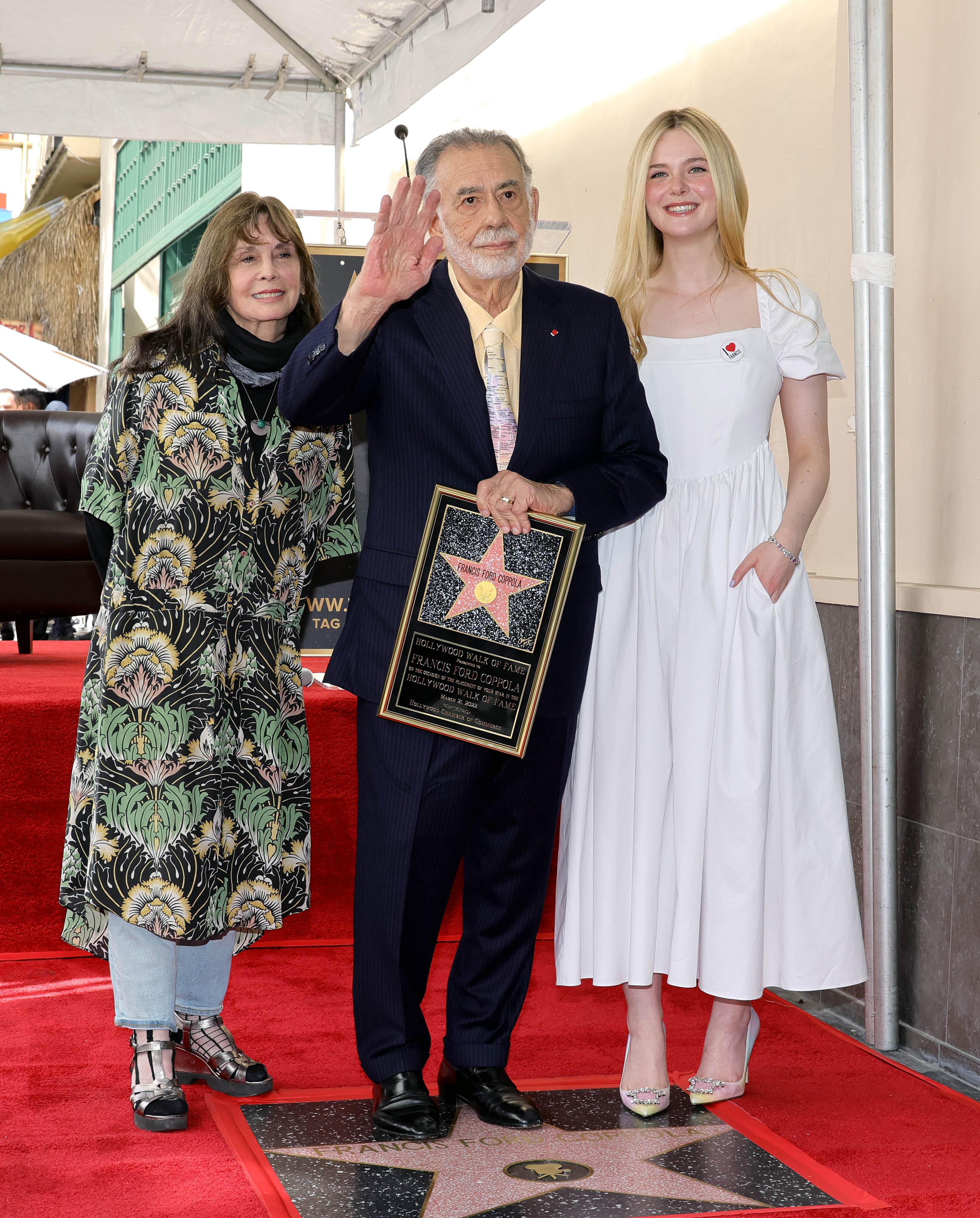 totallyelle-hollywoodwalkoffamestarceremony-008.png