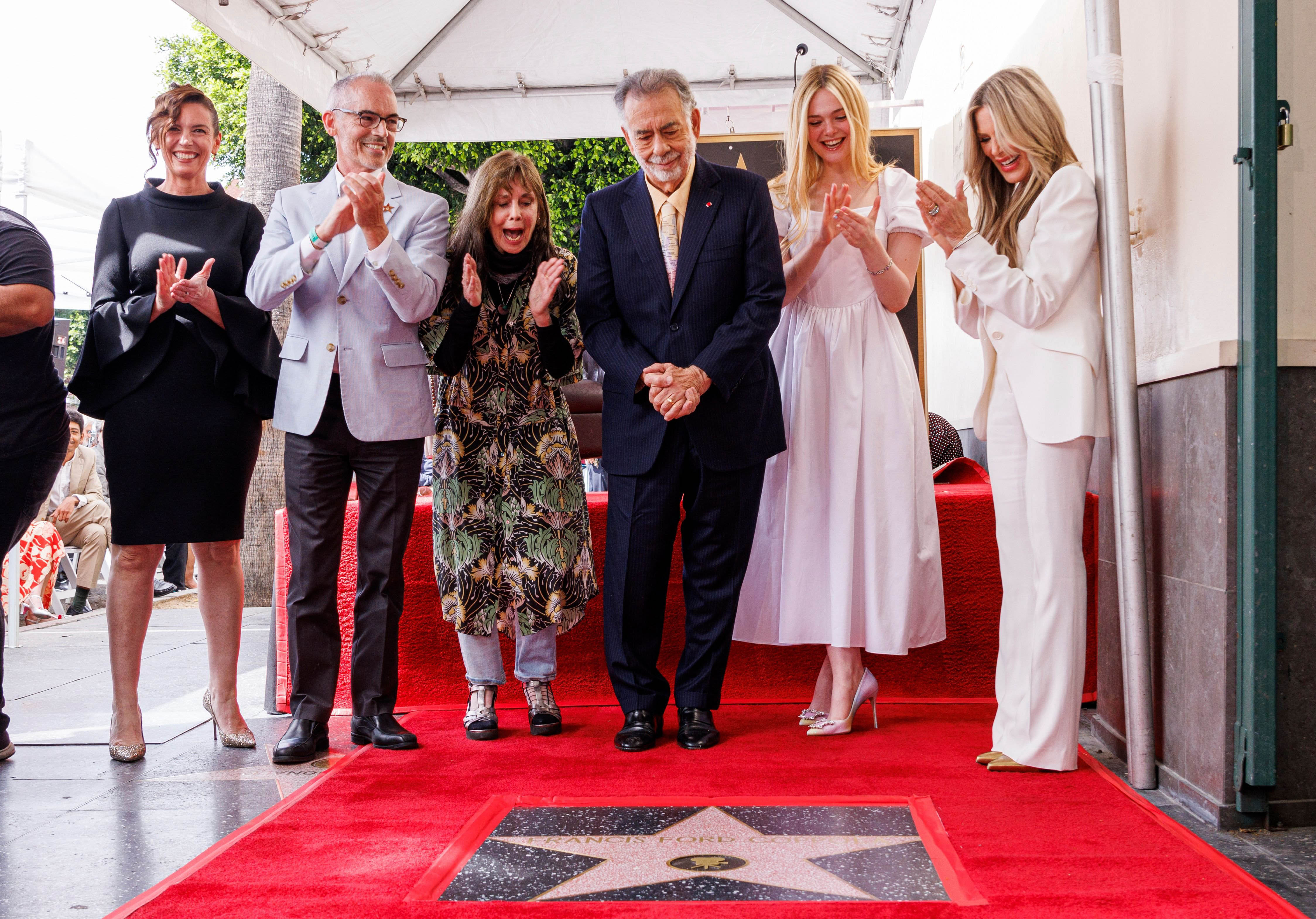 totallyelle-hollywoodwalkoffamestarceremony-014.png