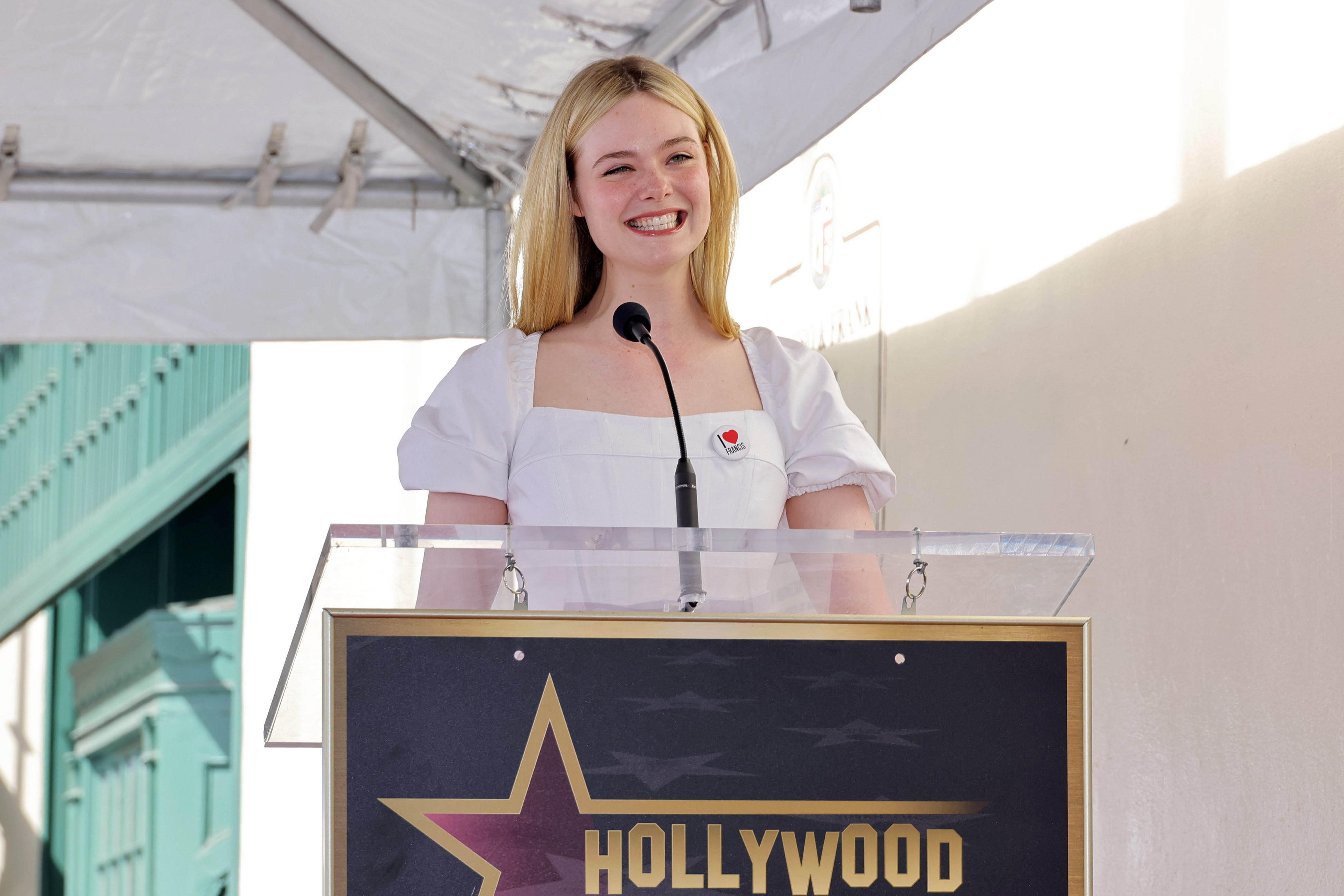 totallyelle-hollywoodwalkoffamestarceremony-034.png