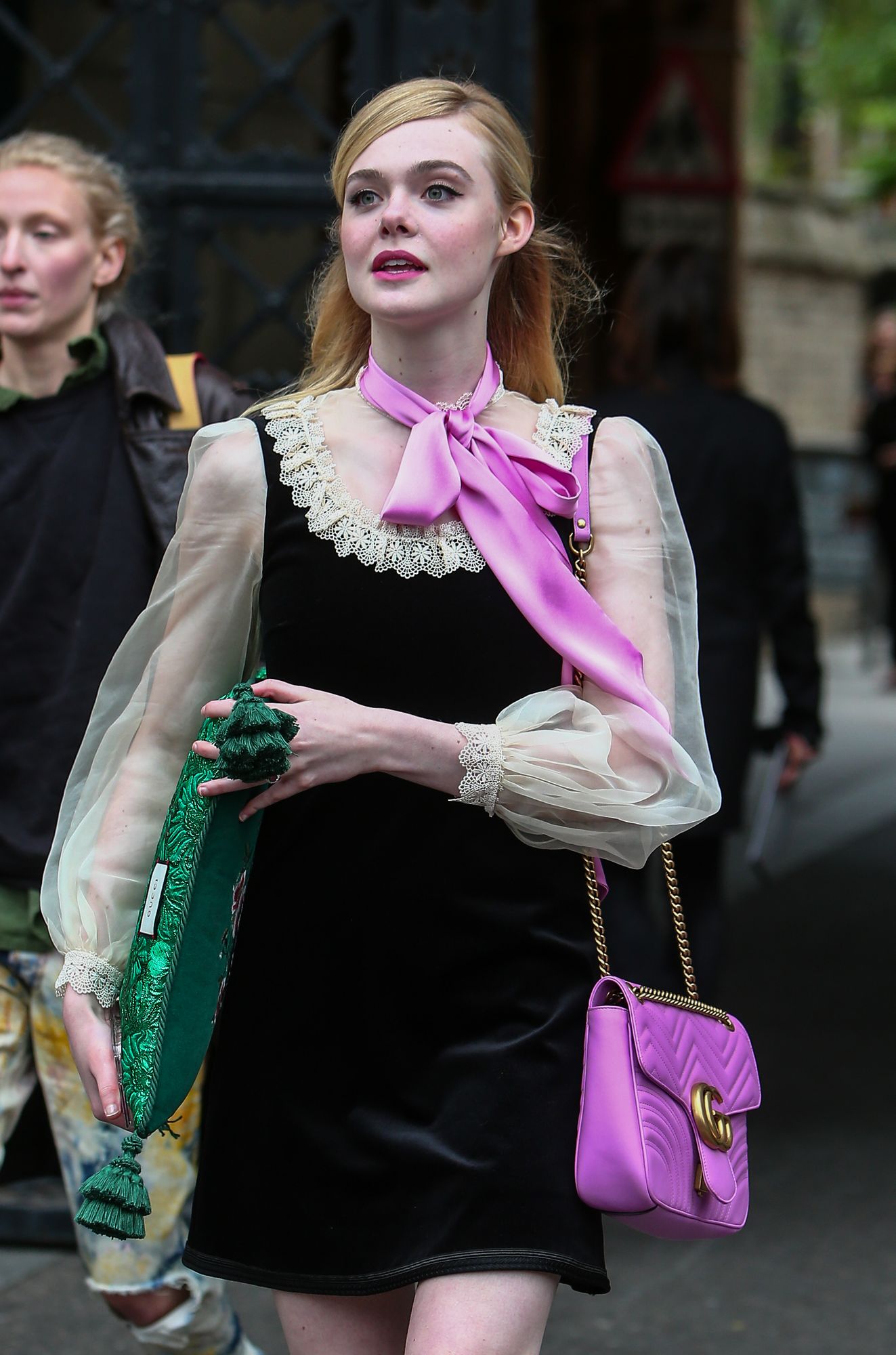 totally-elle-candid-2016-06-02-2-006.jpg