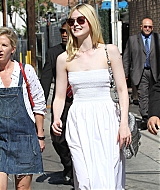 totallyelle-candid-2017-06-29-arriving-at-jimmy-kimmel-022.jpg