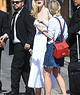 totallyelle-candid-2017-06-29-arriving-at-jimmy-kimmel-033.jpg