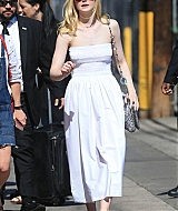 totallyelle-candid-2017-06-29-arriving-at-jimmy-kimmel-037.jpg