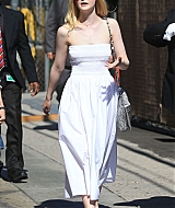 totallyelle-candid-2017-06-29-arriving-at-jimmy-kimmel-046.jpg
