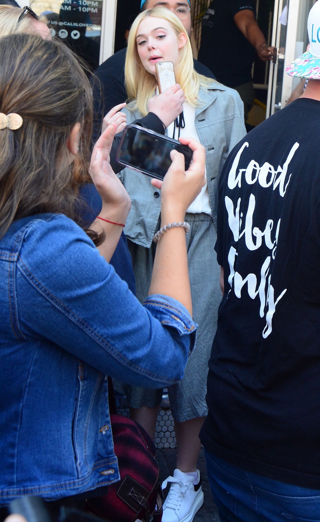 totallyelle-candid-2017-09-10-leaving-press-conference-tiff-010.jpg