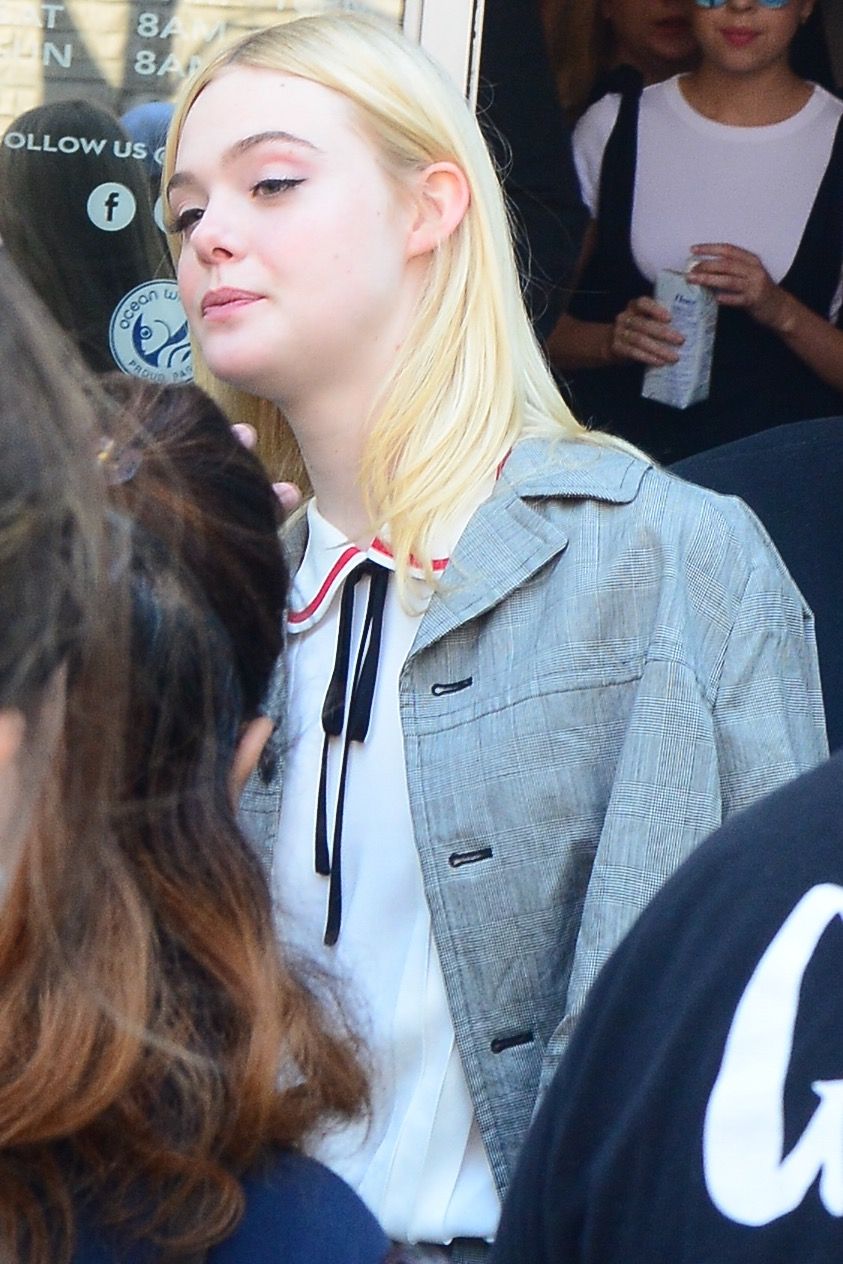 totallyelle-candid-2017-09-10-leaving-press-conference-tiff-016.jpg