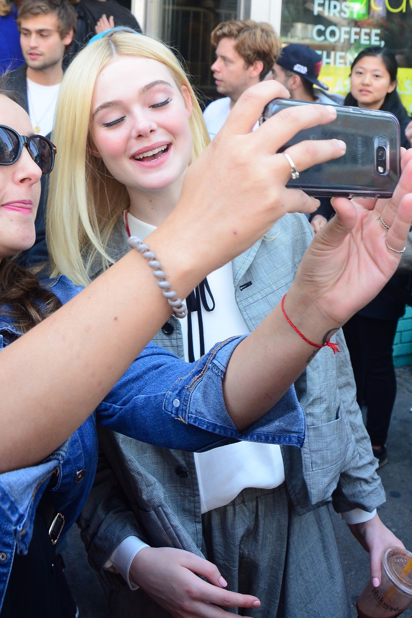 totallyelle-candid-2017-09-10-leaving-press-conference-tiff-019.jpg