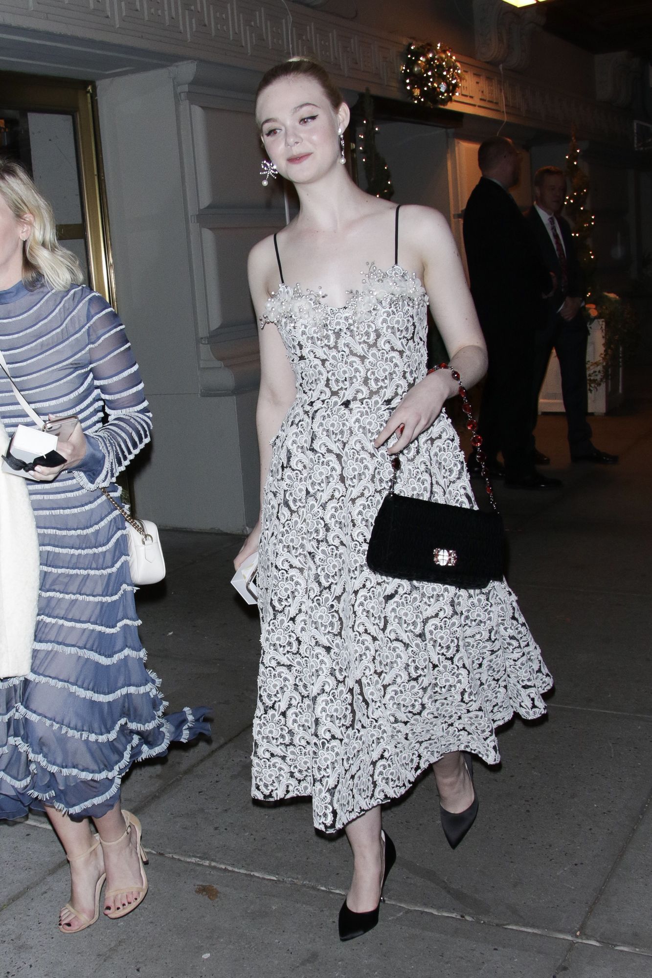 totallyelle-candid-2017-12-06-arriving-at-loreals-event-031.jpg