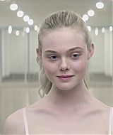 totally-elle-neon-demon-clip-008.jpg