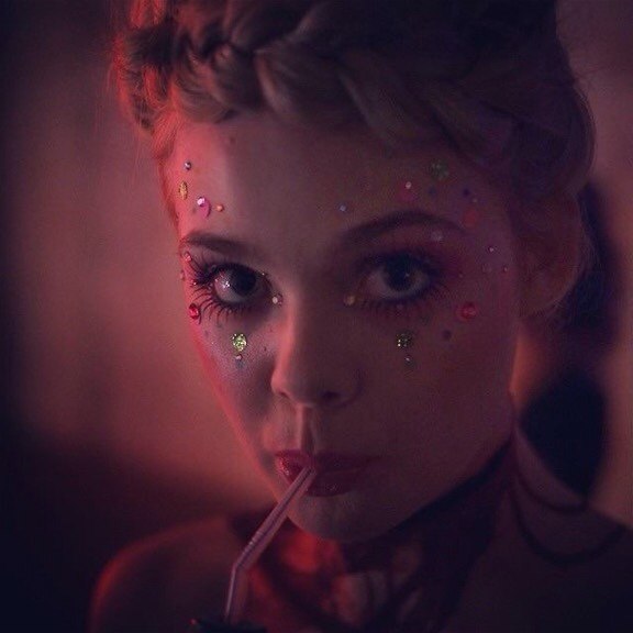 totally-elle-neon-demon-making-of-008.jpg