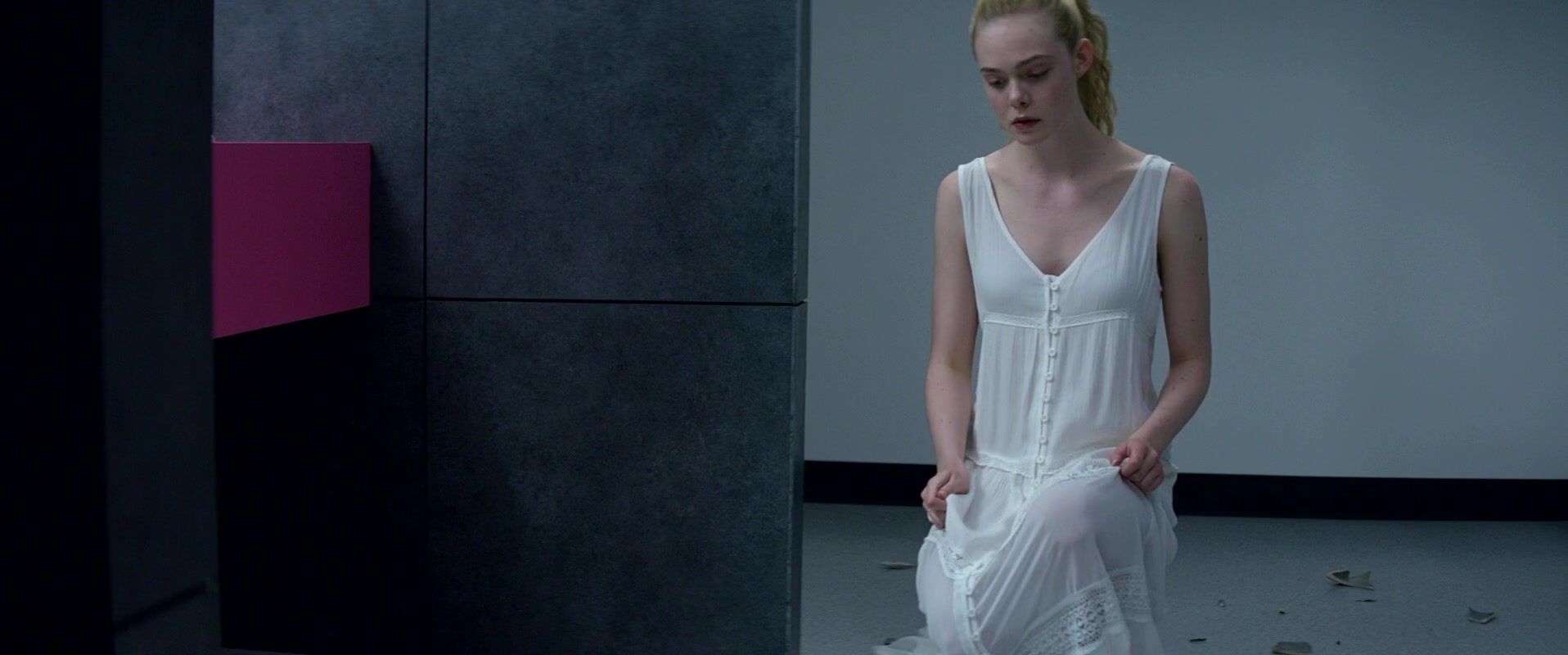 totallyelle-theneondemon-screencaptures-176.jpg
