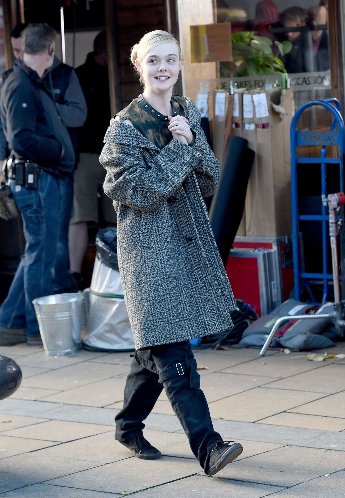 totally-elle-howtotalk-set-20151113-002.jpg
