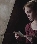 totally-elle-maryshelley-still-006.jpg
