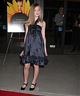 premieres_09phoebeinwonderland077.jpg