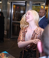 iheartellef_screening_fans_281929.jpg