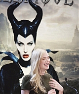 events_2014_06_05_maleficent_pressconference005.jpg