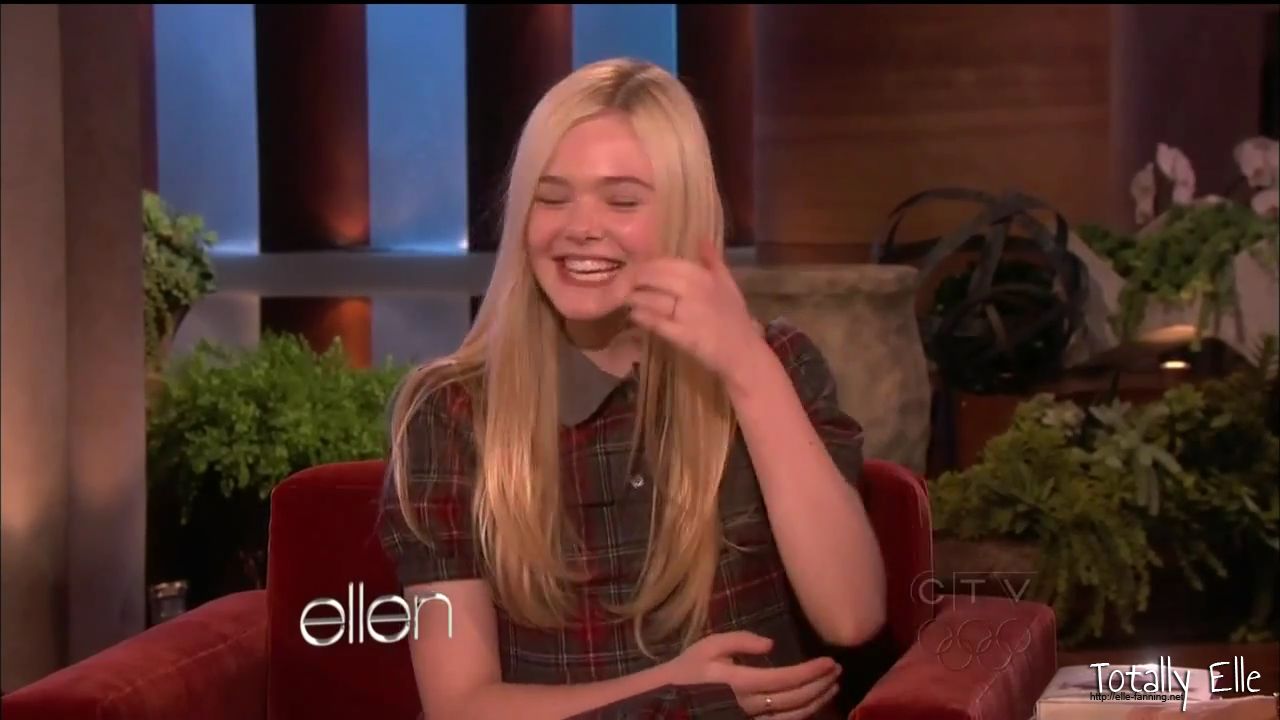 interviews_theellendegeneresshow2012Screencaps0224.jpg