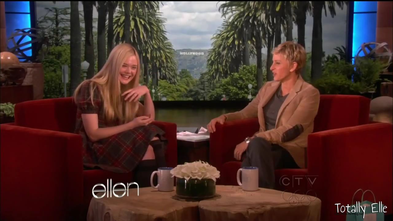 interviews_theellendegeneresshow2012Screencaps0230.jpg