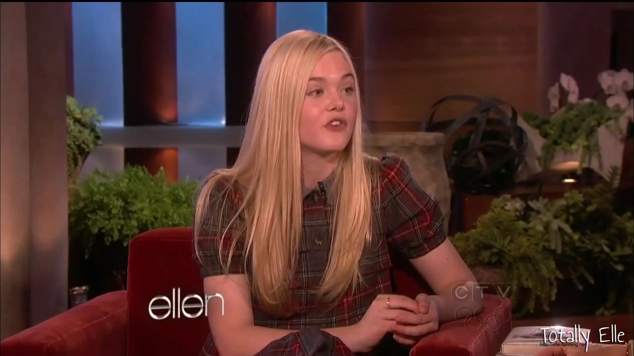 interviews_theellendegeneresshow2012Screencaps0319.jpg