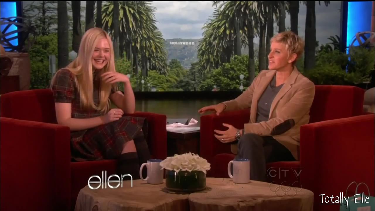 interviews_theellendegeneresshow2012Screencaps0404.jpg