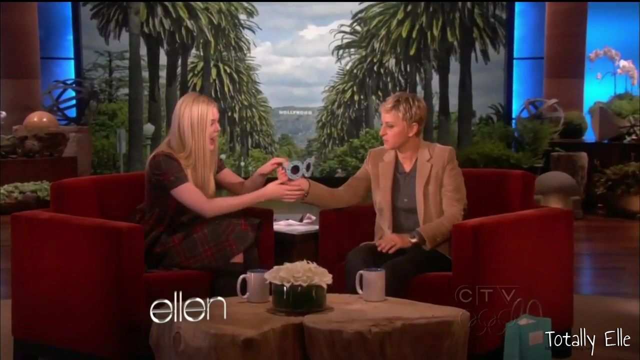 interviews_theellendegeneresshow2012Screencaps0563.jpg