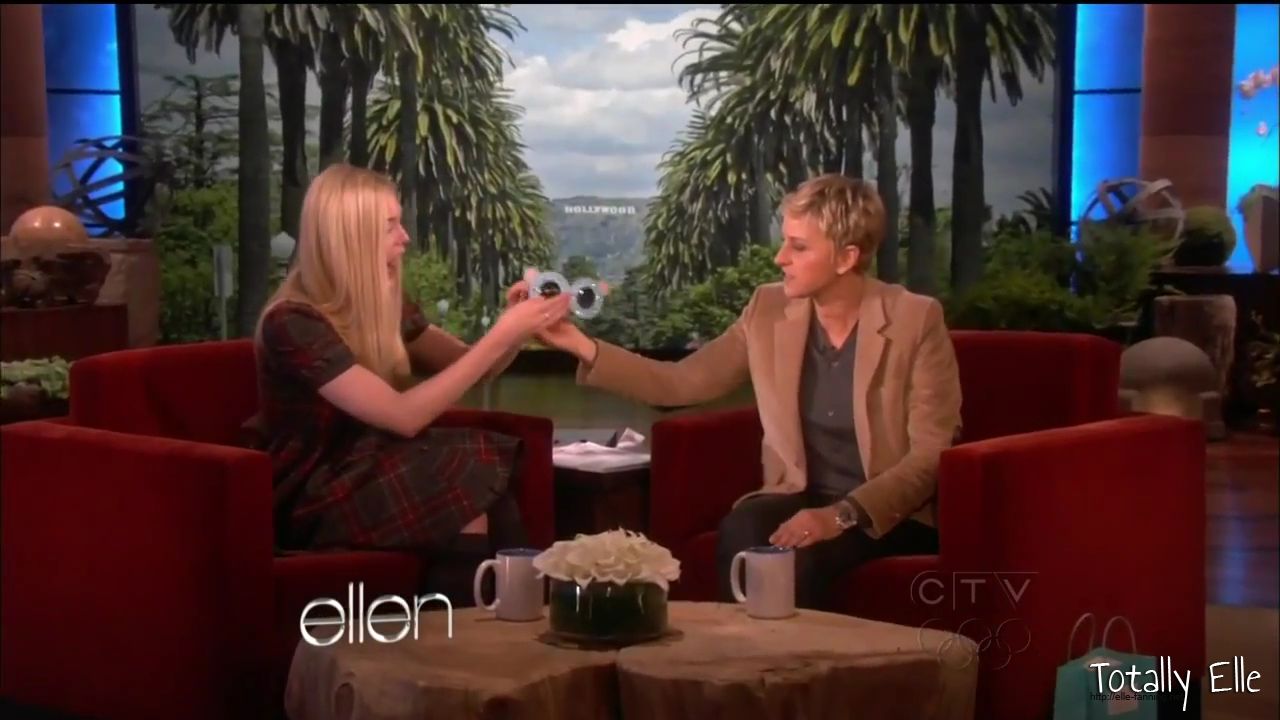 interviews_theellendegeneresshow2012Screencaps0565.jpg
