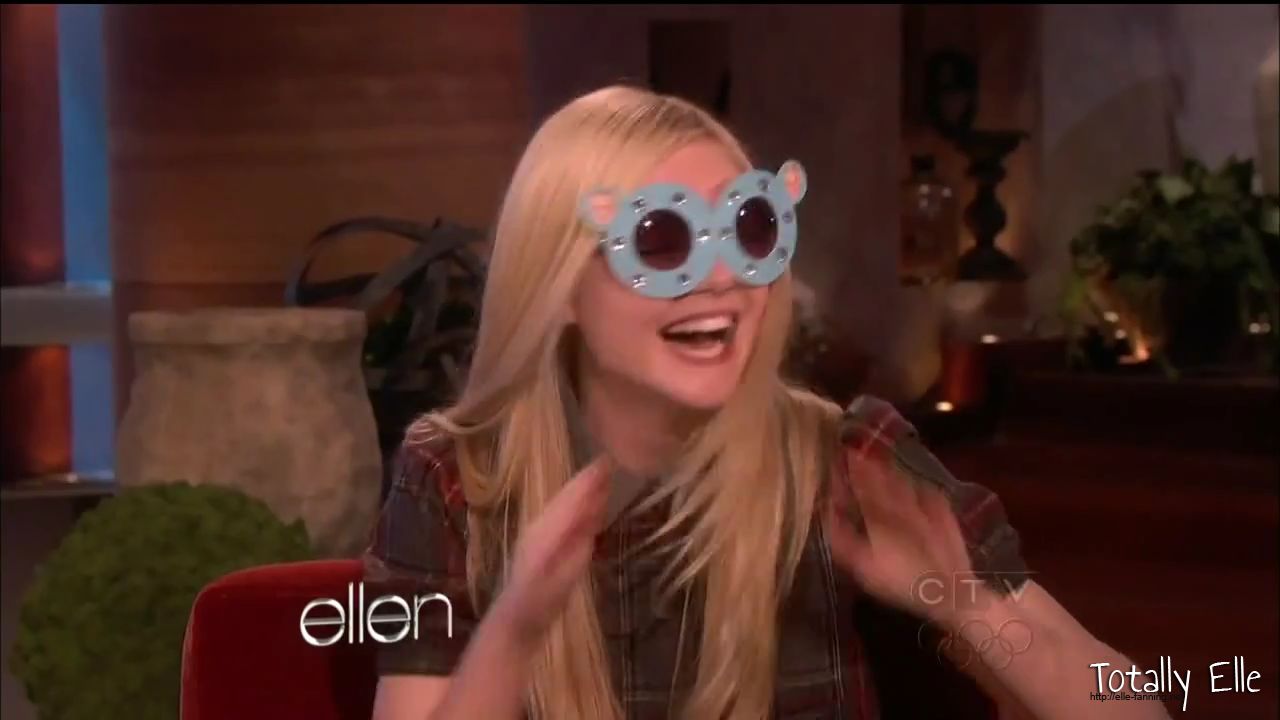 interviews_theellendegeneresshow2012Screencaps0585.jpg