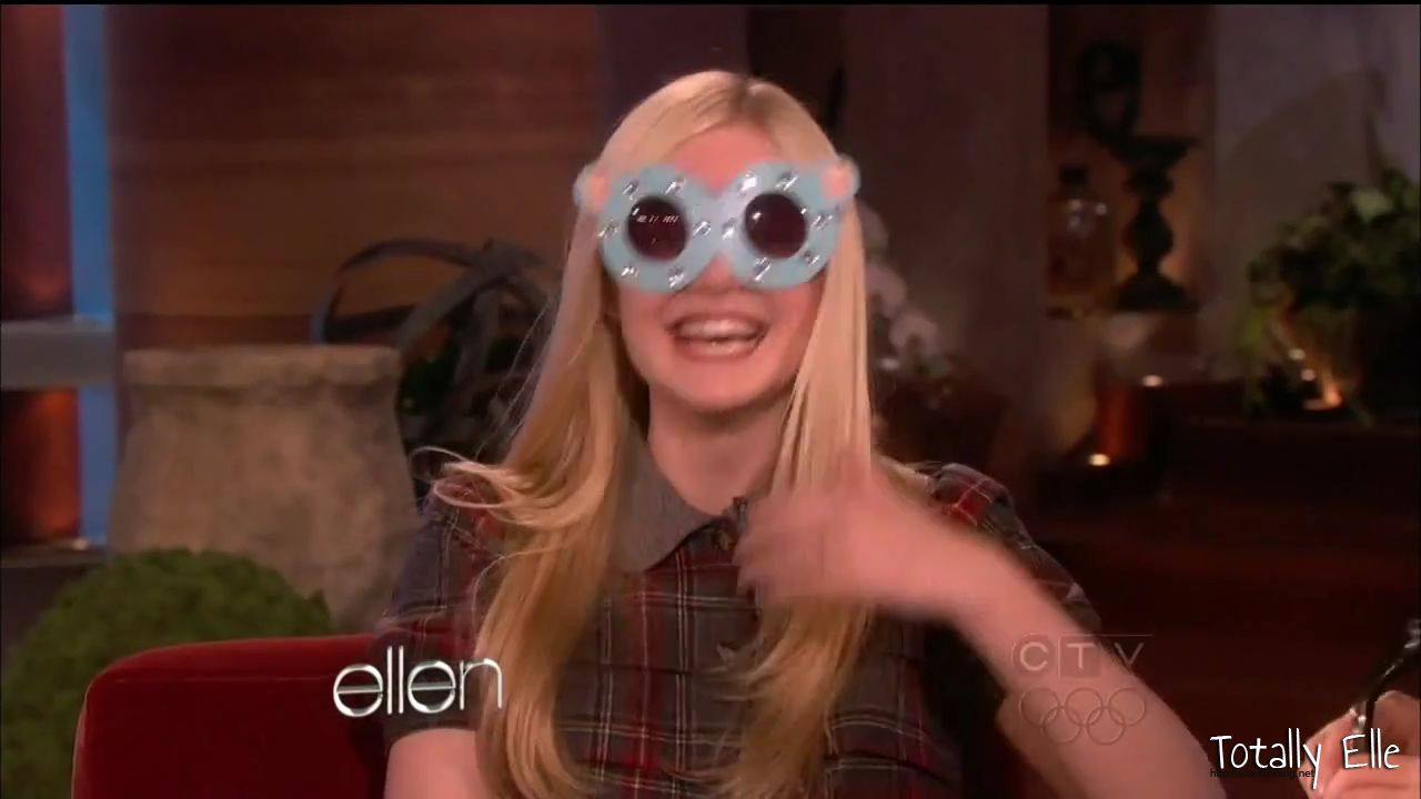 interviews_theellendegeneresshow2012Screencaps0621.jpg