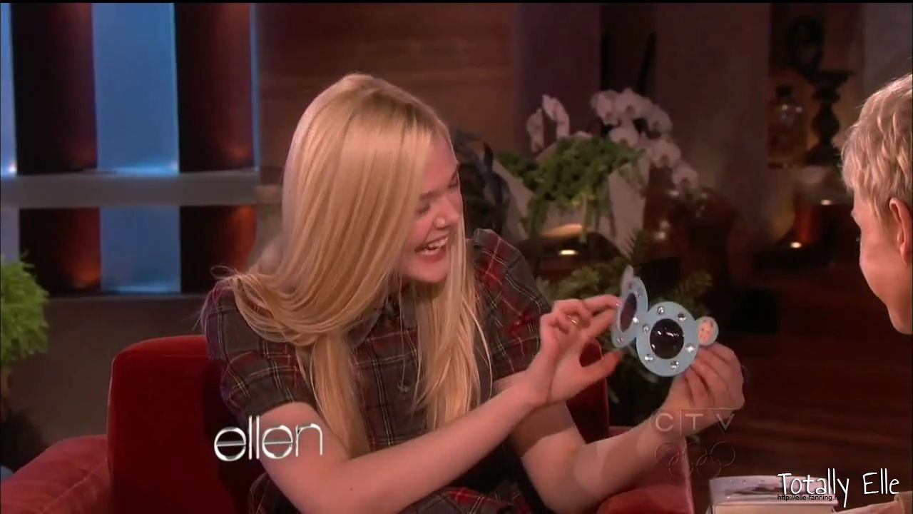 interviews_theellendegeneresshow2012Screencaps0651.jpg