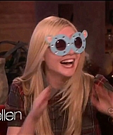 interviews_theellendegeneresshow2012Screencaps0585.jpg