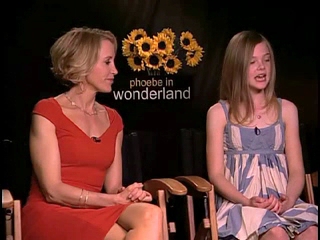 events_screencaps_phoebepressconference066.jpg