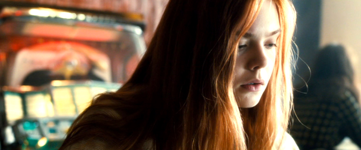 ellefanning_gingerrosa_2478.jpg